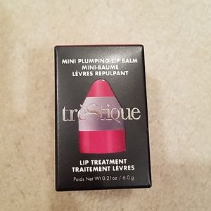 💄New in box TreStique mini plumping lip blam